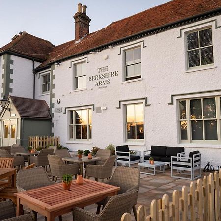 Berkshire Arms By Chef & Brewer Collection Hotel Midgham Exterior foto