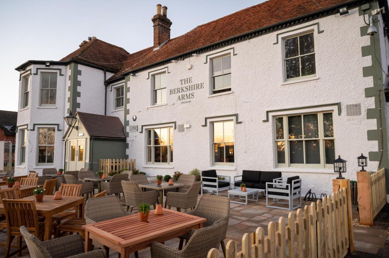 Berkshire Arms By Chef & Brewer Collection Hotel Midgham Exterior foto